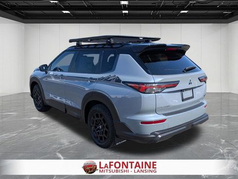 New 2026 Mitsubishi Outlander Trail Edition image 3