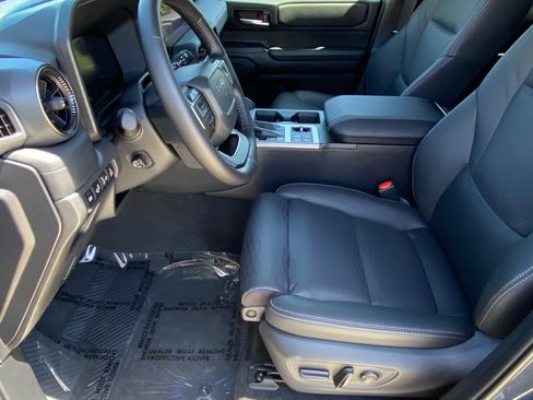 Certified 2026 Toyota Land Cruiser w/ Premium Package AWD/4WD image 29