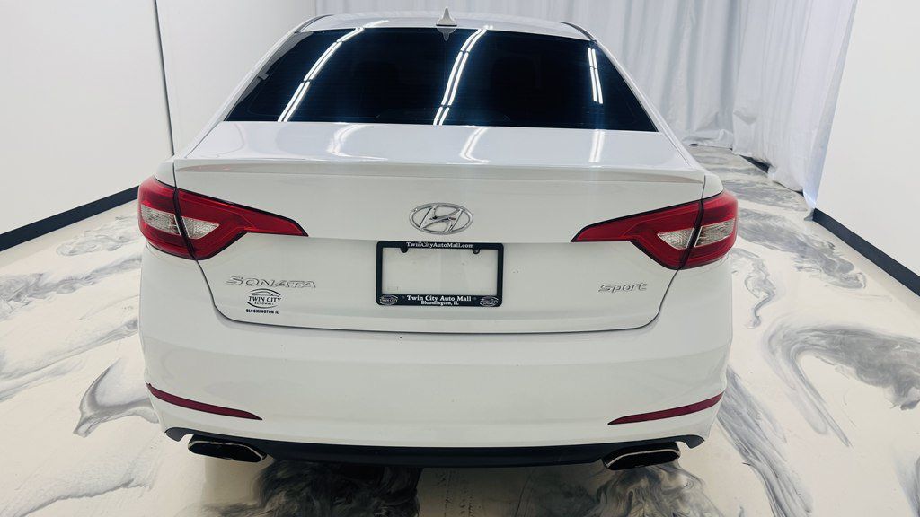Used 2016 Hyundai Sonata Sport w/ Option Group 02 FWD image 7