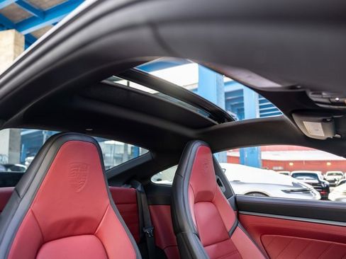Used 2025 Porsche 911 Carrera image 54
