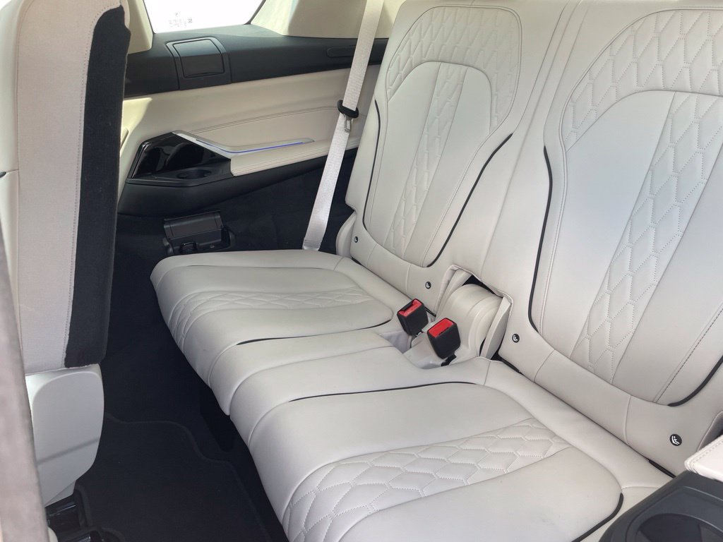 Used 2022 BMW X7 xDrive40i w/ Parking Assistance Package AWD/4WD image 19