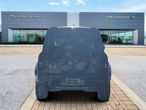 Used 2023 Land Rover Defender 90 X-Dynamic SE image 6