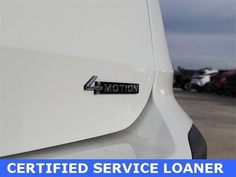 New 2025 Volkswagen Taos SEL image 4