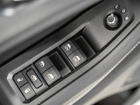 New 2025 Jeep Grand Cherokee Altitude image 36