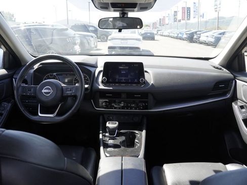Used 2024 Nissan Rogue SV w/ SV Premium Package image 18