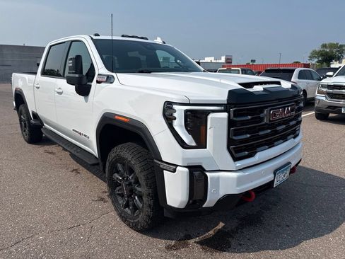 Used 2024 GMC Sierra 3500 AT4 w/ AT4 Premium Plus Package AWD/4WD image 4