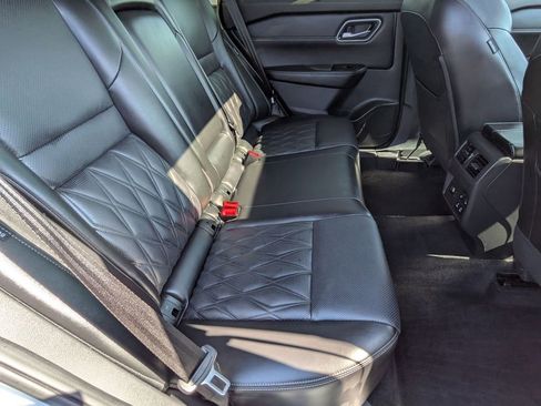 Used 2024 Nissan Rogue Platinum w/ Platinum Premium Package image 25