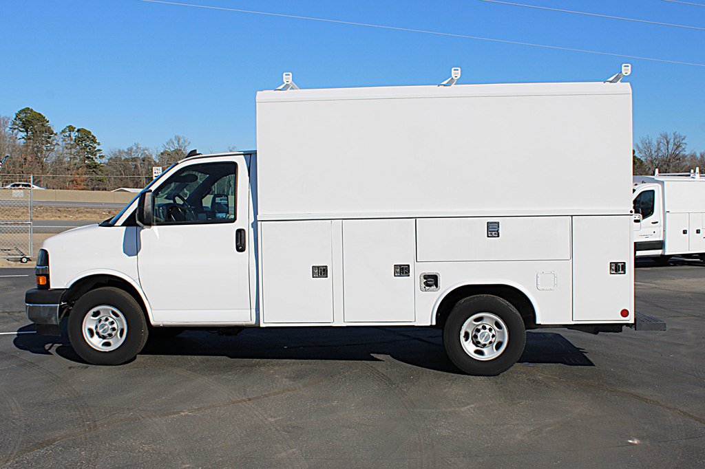 Used 2023 Chevrolet Express 3500 w/ Power Convenience Package RWD image 6