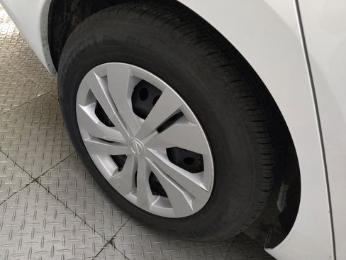 Used 2023 Nissan Versa S FWD image 31