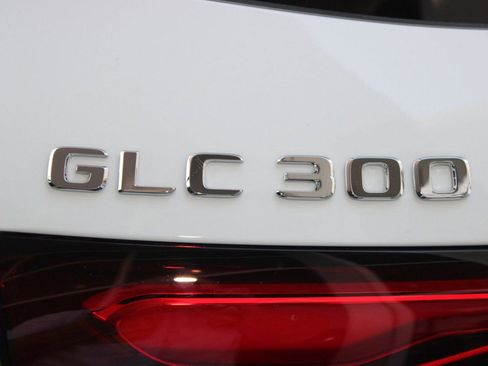 Used 2026 Mercedes-Benz GLC 300 image 19