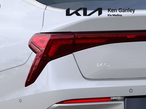 New 2026 Kia K5 EX image 10