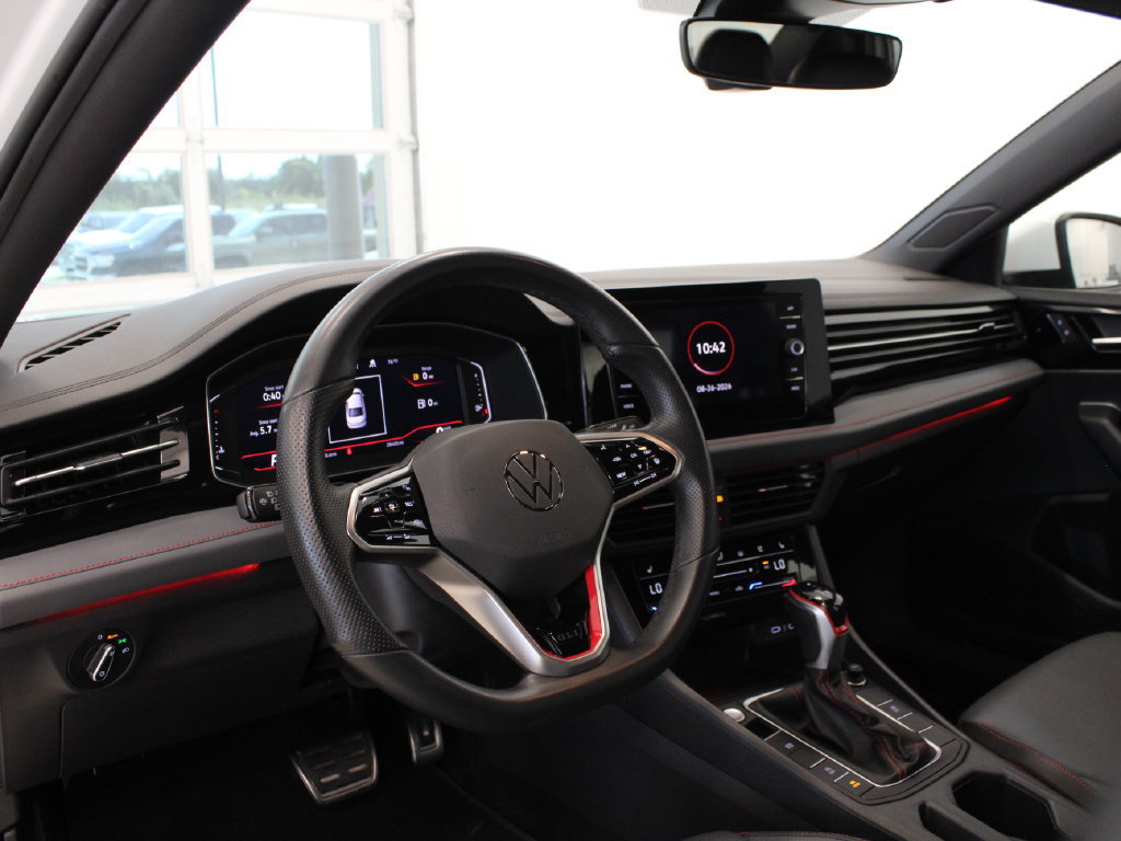 Used 2025 Volkswagen Jetta GLI Autobahn FWD image 14