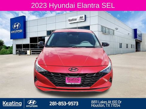 Used 2023 Hyundai Elantra SEL FWD image 2