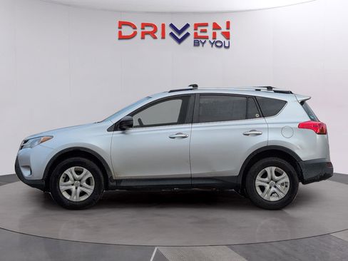 Used 2014 Toyota RAV4 LE image 2