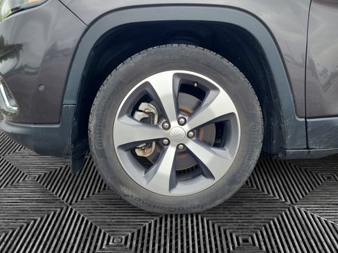 Used 2021 Jeep Cherokee Limited FWD image 14
