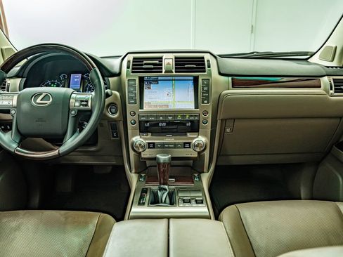 Used 2014 Lexus GX 460 w/ Premium Package AWD/4WD image 31