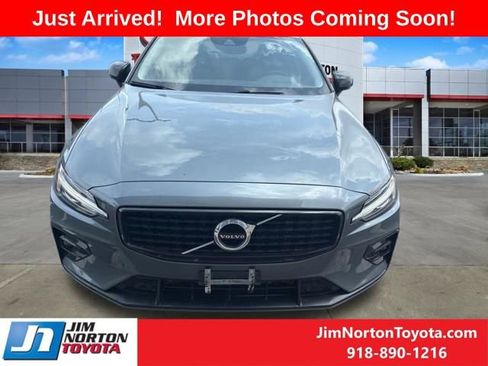 Used 2021 Volvo S60 T5 Momentum w/ Premium Package AWD/4WD image 5