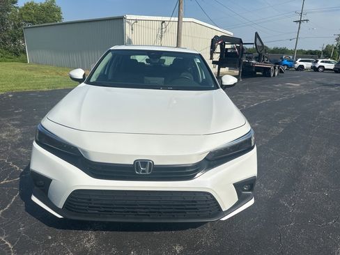 Used 2024 Honda Civic Touring image 4