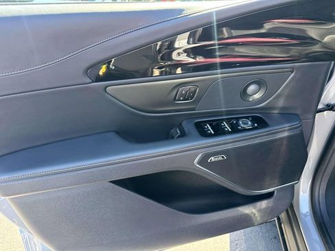 Used 2025 Lincoln Nautilus Reserve w/ Jet Appearance Package image 23