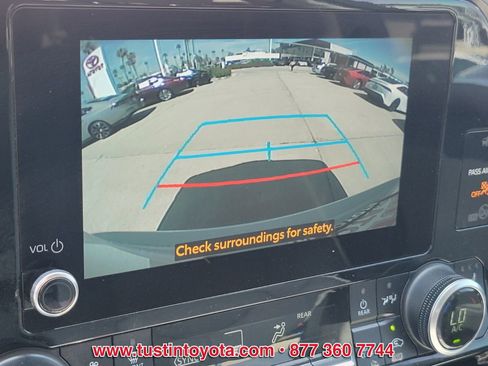 Used 2023 Toyota Highlander XLE image 24