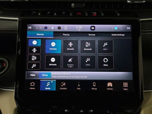 Used 2023 Jeep Grand Cherokee Limited w/ Luxury Tech Group II image 23