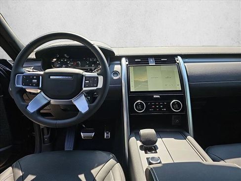 Certified 2024 Land Rover Discovery Dynamic SE image 17