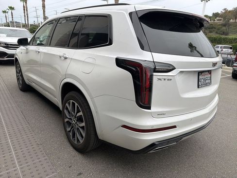 Used 2023 Cadillac XT6 Sport w/ Technology Package image 5