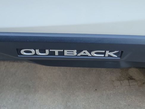 Used 2022 Subaru Outback Premium image 12