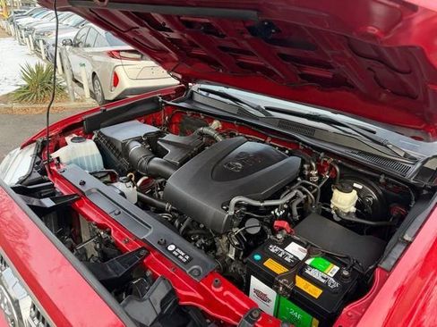 Used 2016 Toyota Tacoma TRD Sport image 28