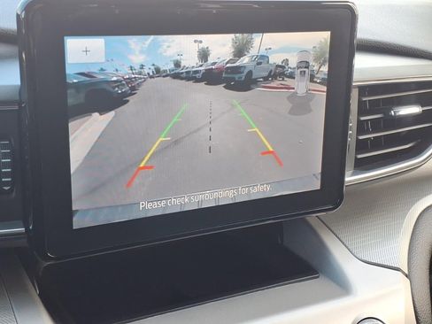 Certified 2022 Ford Explorer XLT w/ Equipment Group 202A AWD/4WD image 28