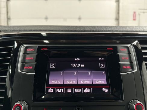 Used 2019 Volkswagen Beetle 2.0T S image 28