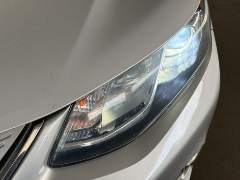 Used 2018 Chevrolet Volt Premier w/ Driver Confidence Package FWD image 10