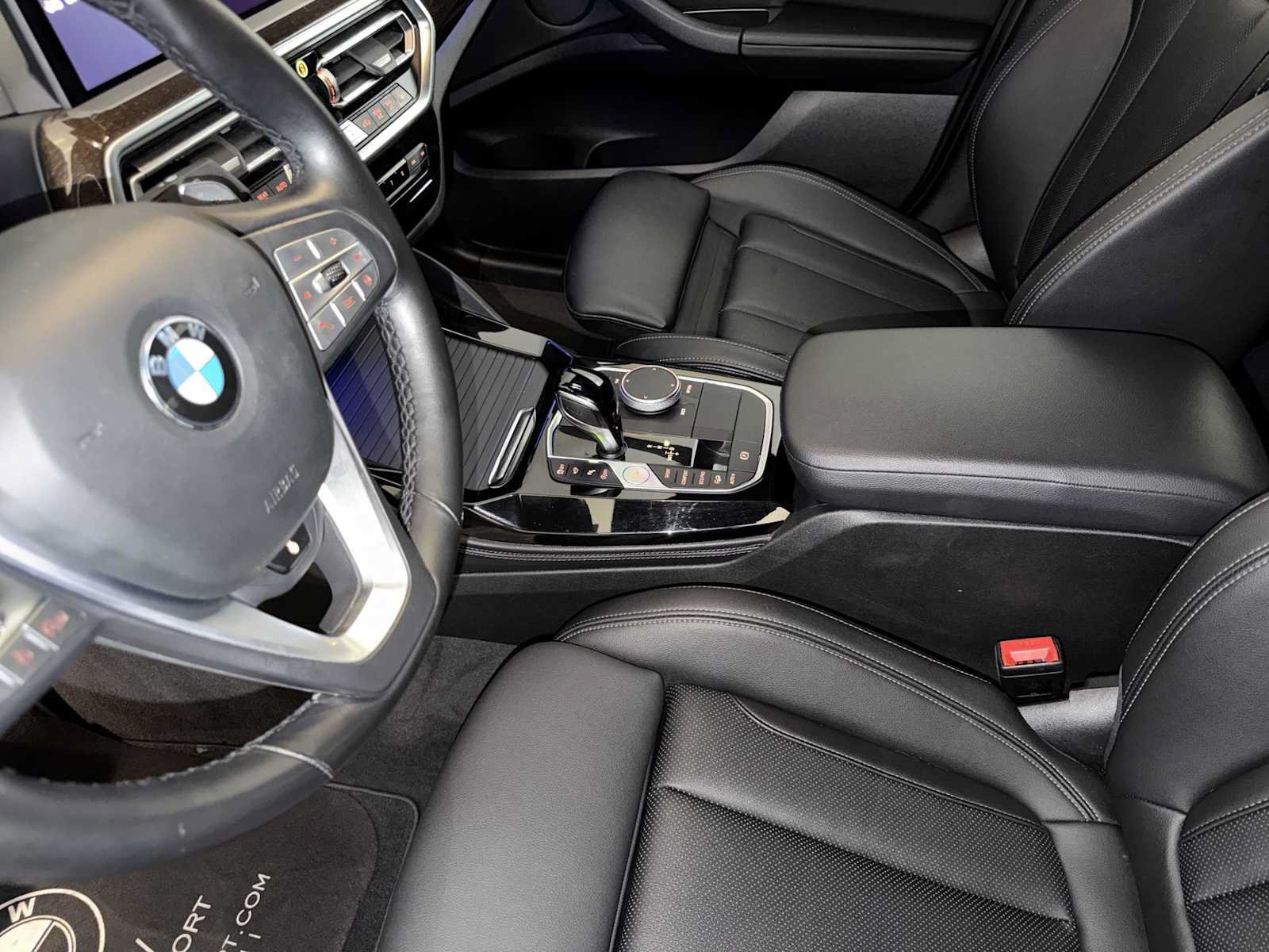 Used 2024 BMW X4 xDrive30i w/ Parking Assistance Package AWD/4WD image 19