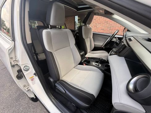 Used 2018 Toyota RAV4 XLE w/ Convenience Package AWD/4WD image 22
