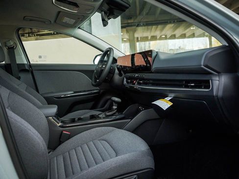 New 2025 Kia K4 EX image 9