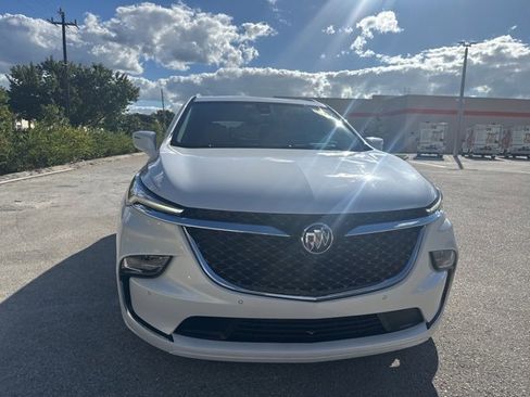 Used 2022 Buick Enclave Avenir w/ Avenir Technology Package image 2