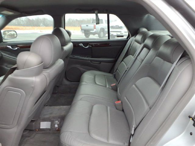 Used 2002 Cadillac De Ville DTS w/ Premium Equipment Pkg FWD image 17