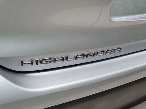 Used 2021 Toyota Highlander XLE FWD image 5