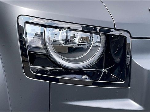 New 2026 Land Rover Defender 110 OCTA AWD/4WD image 17