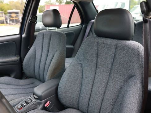 Used 2005 Chevrolet Cavalier Sedan w/ Preferred Equipment Group FWD image 12