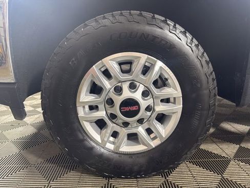 Used 2023 GMC Sierra 2500 SLE w/ SLE Convenience Package image 10