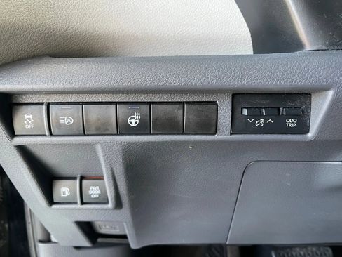 Used 2021 Toyota Sienna FWD image 37