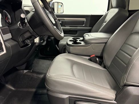 Used 2018 RAM 3500 Tradesman w/ Chrome Appearance Group image 15