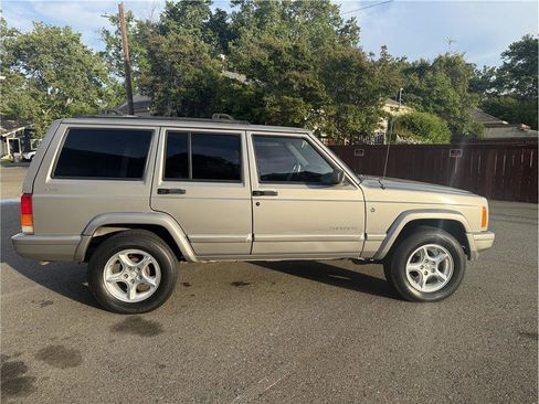 Used 2001 Jeep Cherokee Sport image 6