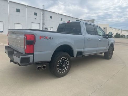 Used 2024 Ford F250 Platinum AWD/4WD image 5