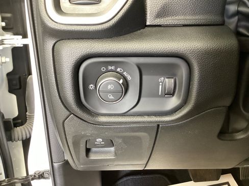 Used 2023 RAM 1500 Big Horn AWD/4WD image 16