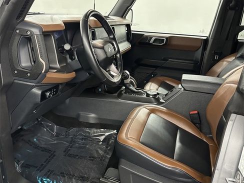 Used 2024 Ford Bronco Outer Banks image 11
