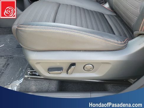 Used 2025 Nissan Rogue SV image 22