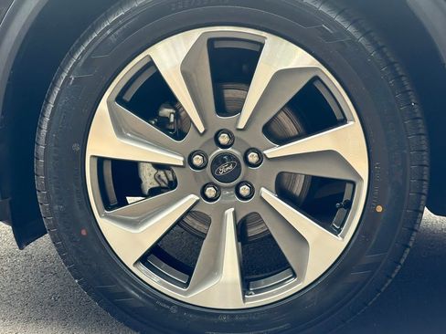 Used 2024 Ford Escape Platinum AWD/4WD image 35