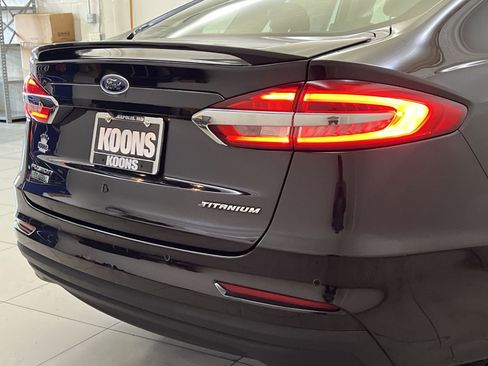 Used 2019 Ford Fusion Energi Titanium FWD image 29